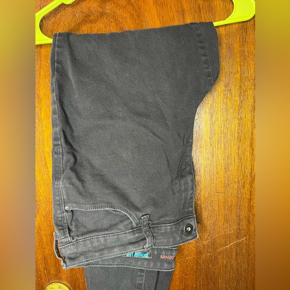 Style & Co. Skinny Leg Jeans - Picture 7 of 11